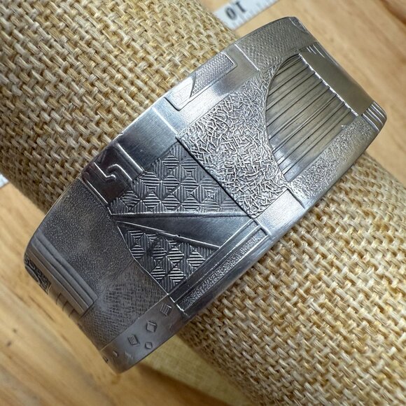 Silver Tone Cuff Bracelet Art Deco, Southwestern, Artisan, Hammered, Chunky - Picture 2 of 9